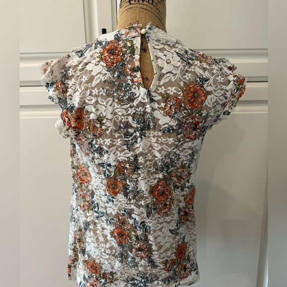 Lace blouse with ruffles size medium - Picture 2 of 7